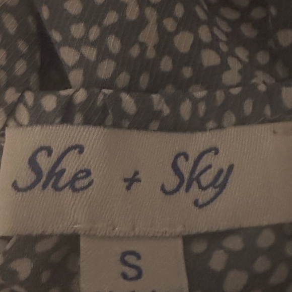 She + Sky Adjustable Strap Cinch-Waist Ruffle Top; Bluish-Gray/White; Small; EUC - Picture 6 of 6
